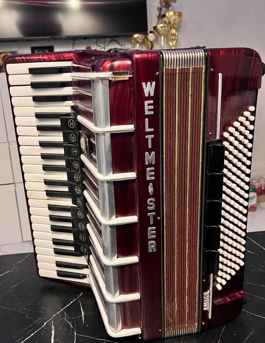 Akordeon Weltmeister Amigo 120 basów