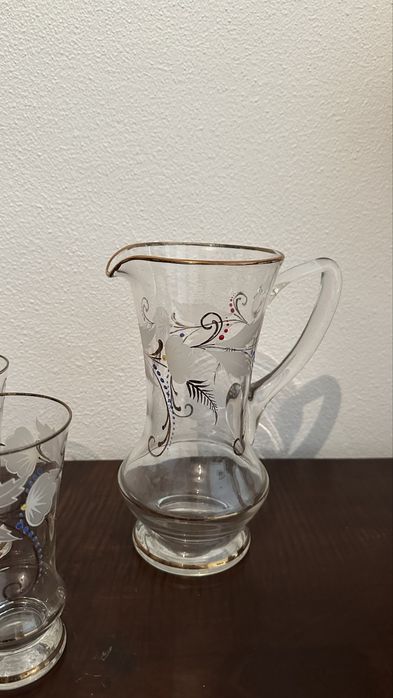 Conjunto de copos com jarro