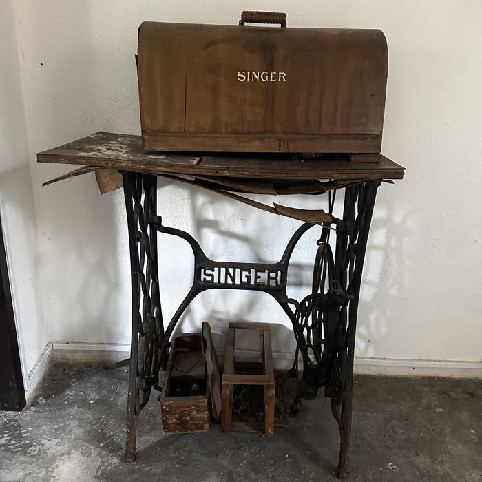 Máquina de costura Singer 128K–série Y5735139 -peça de coleção