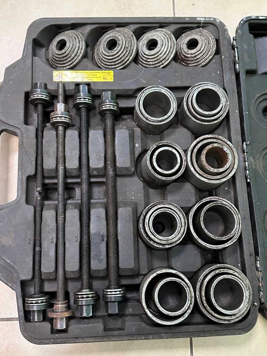 Zestaw tulei wciskających i wypychających 36 CZ. KS TOOLS