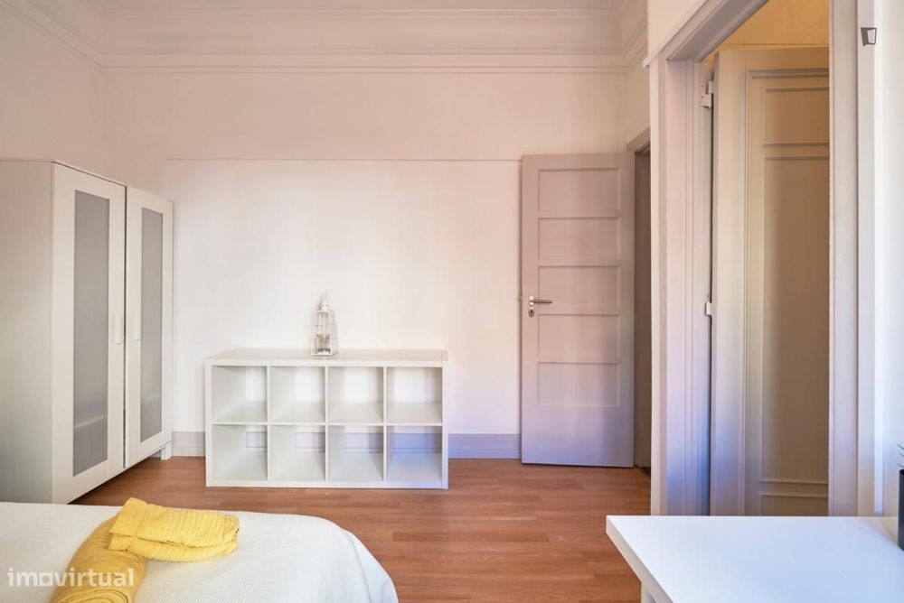 Quarto - localizado em Marquês de Pombal Lisbon