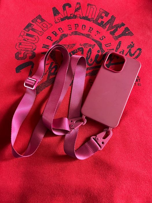 Чохол на айфон 15pro max бордовий з ремінцем через плече