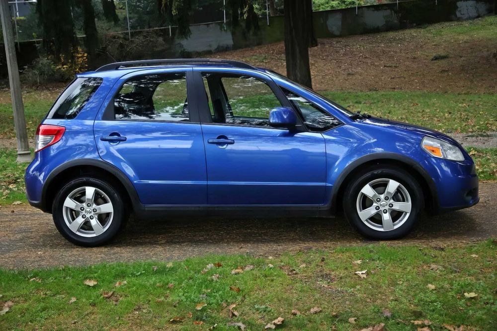 Suzuki SX4 Premium      2012