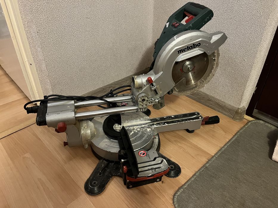 Metabo Ukośnica KGS 216 M profesjonalna, listwy podłogowe, kąty