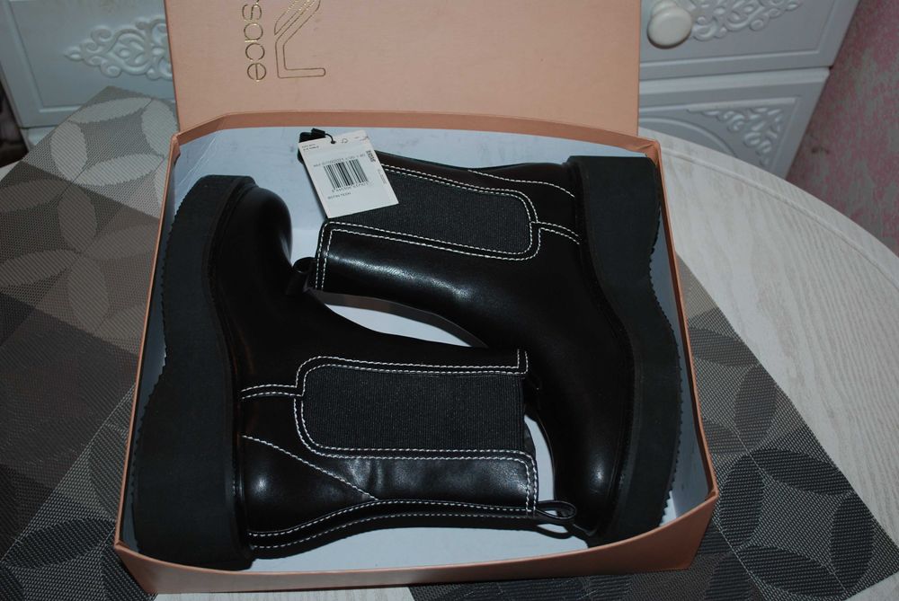 Новые.Ботинки челси-высокие,нат.кожа,раз.40