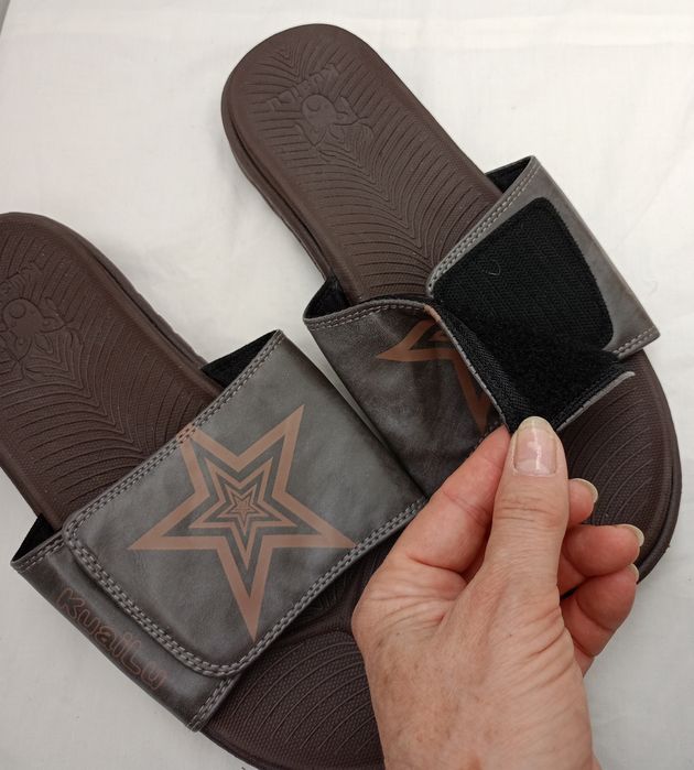 Шлепанцы мужские фирменные, коричневого цвета, на липучке