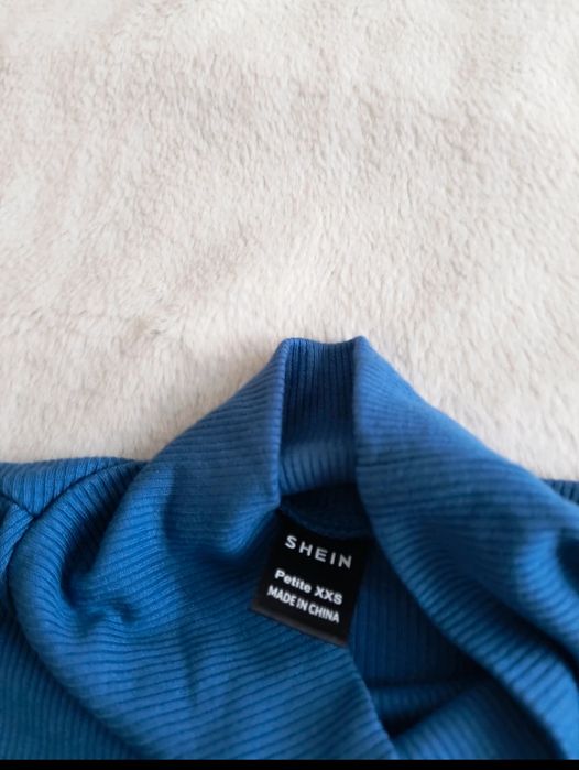 Damski niebieski top