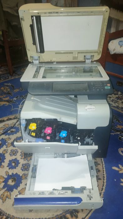HP Color LaserJet CM3530 MFP