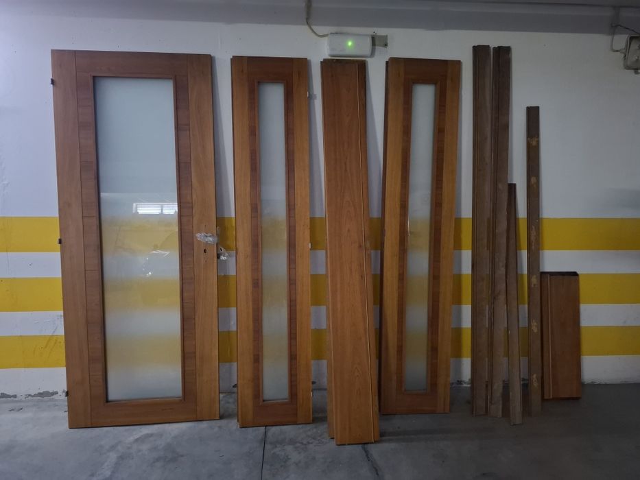 Portas de castanheiro novas