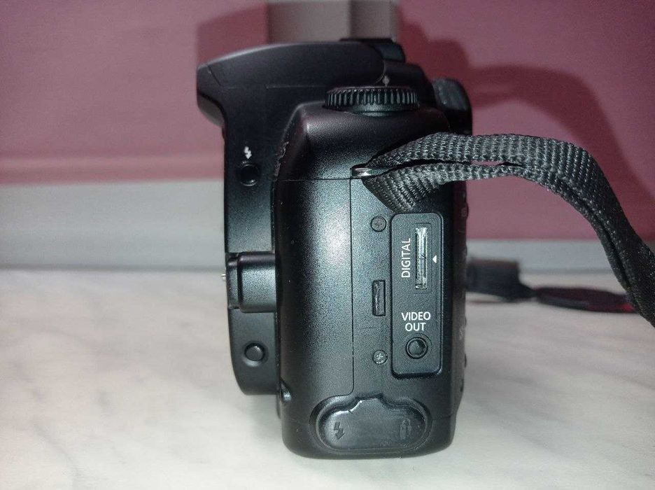 Дзеркальний фотоапарат Canon EOS D60