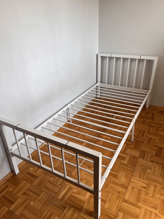 łózko metalowe (bez mataraca )
