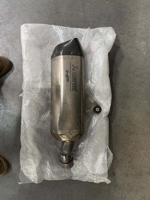 Ponteira Akrapovic HP para BMW R 1200/1250 GS/ GSA