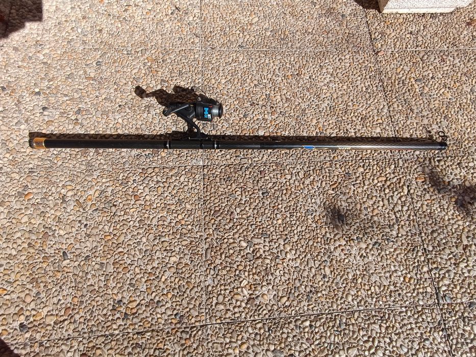 Cana de pesca 5m Trabucco carbono com carrinho Mitchell MX40 excelente