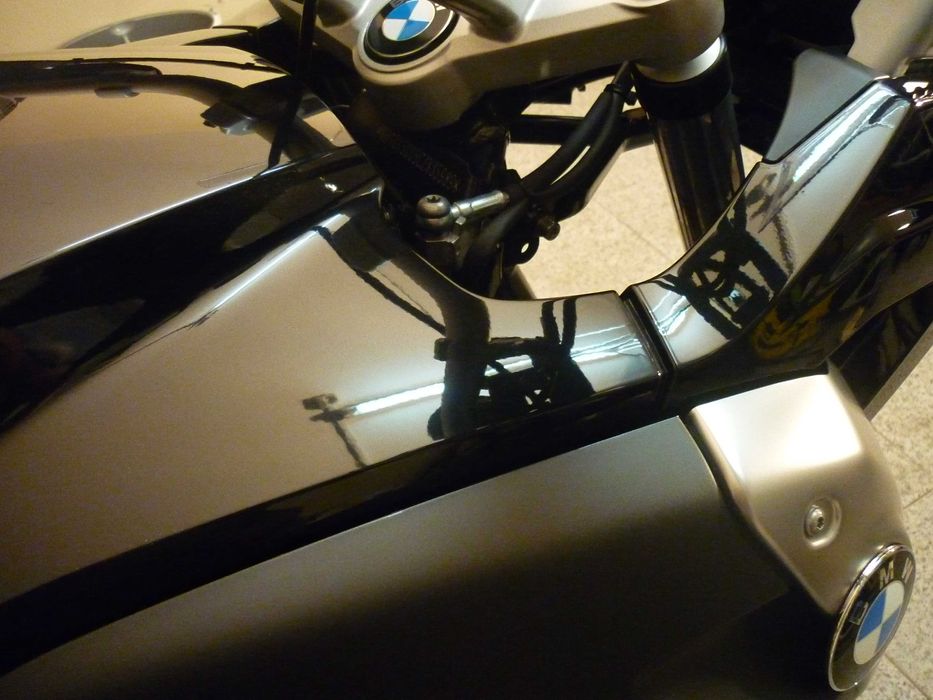 Carros motos barcos..polimento manutenção  proteção de pintura