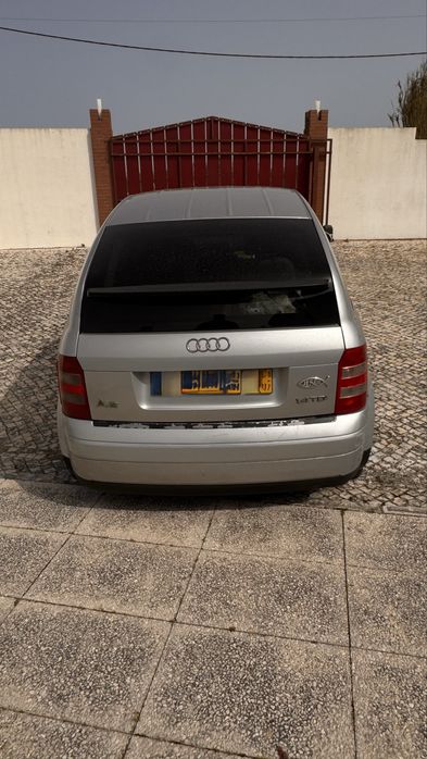 Audi A2 2001 - troco por carrinha comercial
