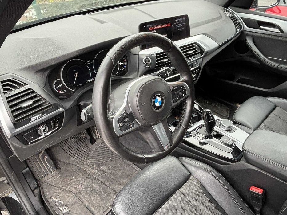 BMW X3 sDrive18d Automático | Nacional | 08/2019 | Volante M
