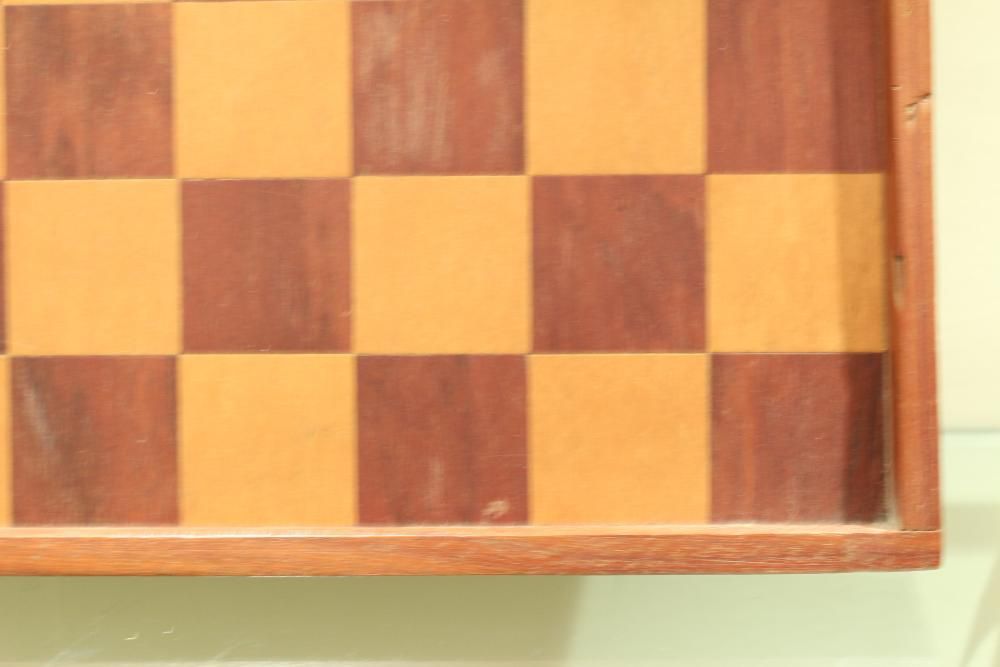 Tabuleiro de Jogo em Madeira bicolor Antigo