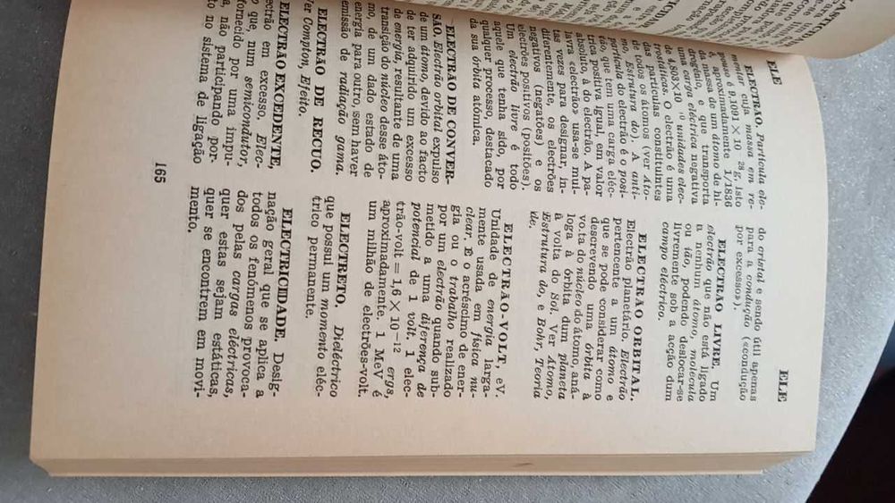 Dicionário de Ciência E.B. Uvarov/Chapman/Isaacs - 1964