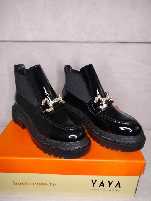 damskie botki model Yaya