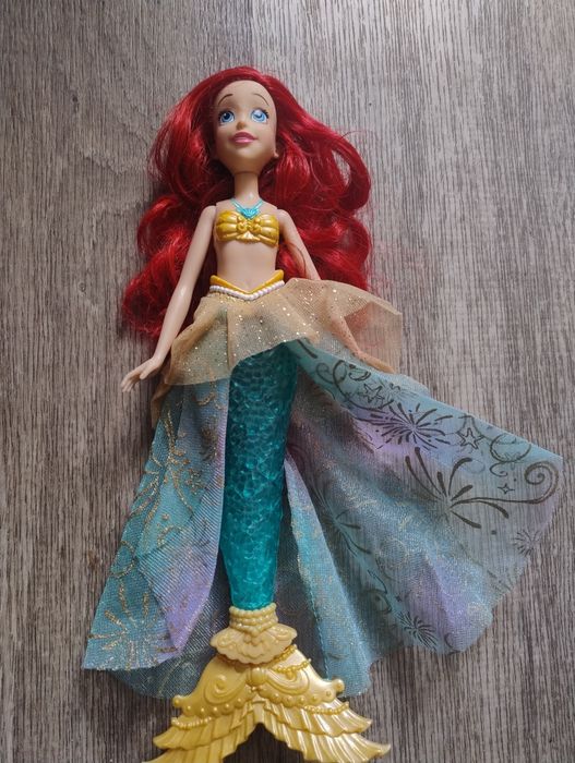 Лялька Hasbro Disney Русалонька з океанськими вогнями Аріель
