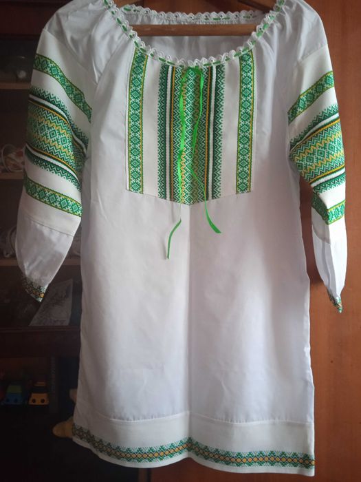 Вишита туніка-плаття..