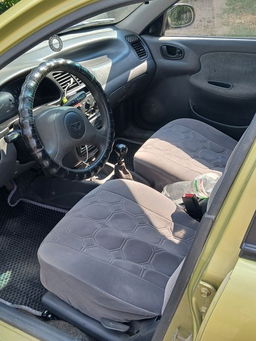 Daewoo Lanos желтый цвет