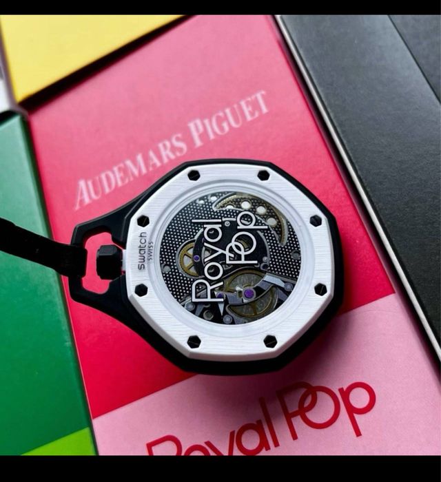 Swatch Royal Pop - Ocho Negro