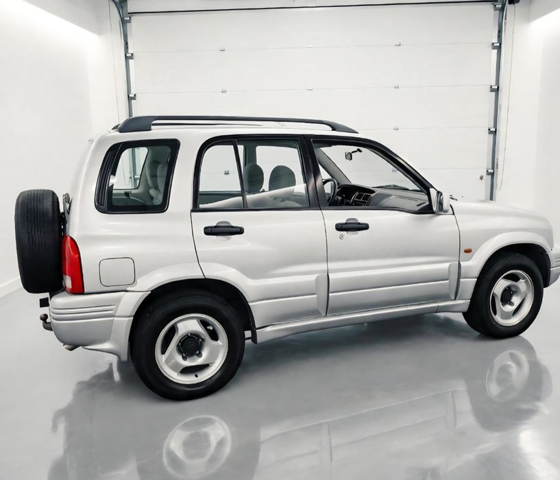 ÚNICO DONO DESDE NOVO, Suzuki grand vitara 2.0 D A/C  ano 2000 como novo  possivel retoma para facilitar o negócio