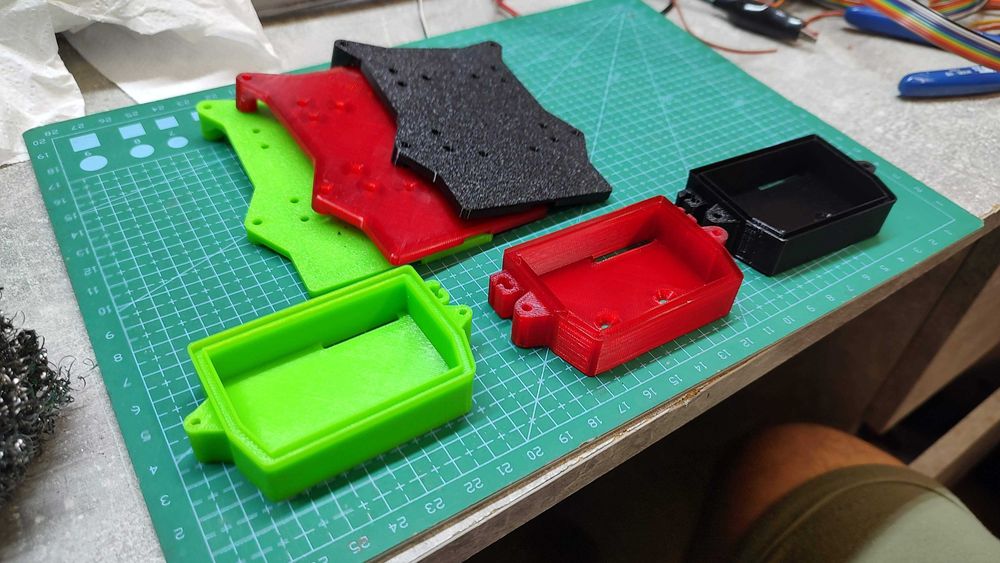 Tacka ESC + relokacja elektroniki do Traxxas XRT pod długie silniki