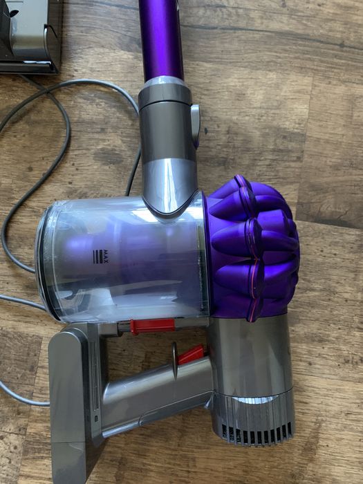 Аккумуляторный пылесос Dyson v6 total clean