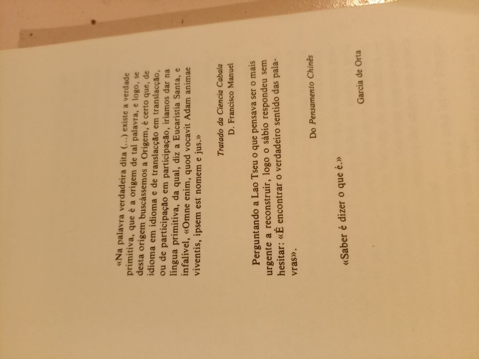 Livro Elucidário de conhecimentos quase inúteis