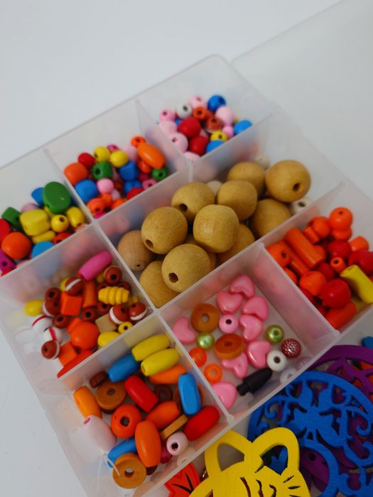 Koraliki drewniane kolorowe koraliki