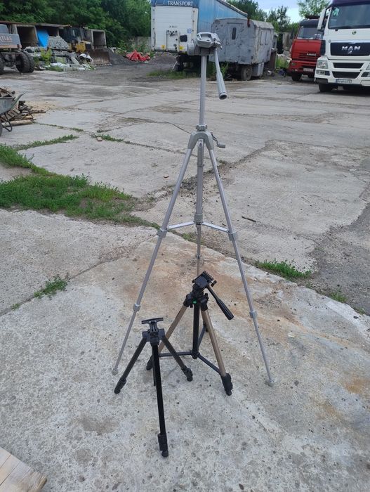 Штатив для камери  або фотоапарата або лазаря