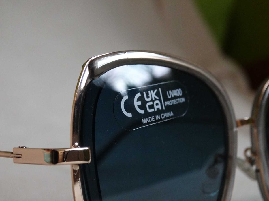 damskie okulary przeciwsłoneczne w etui