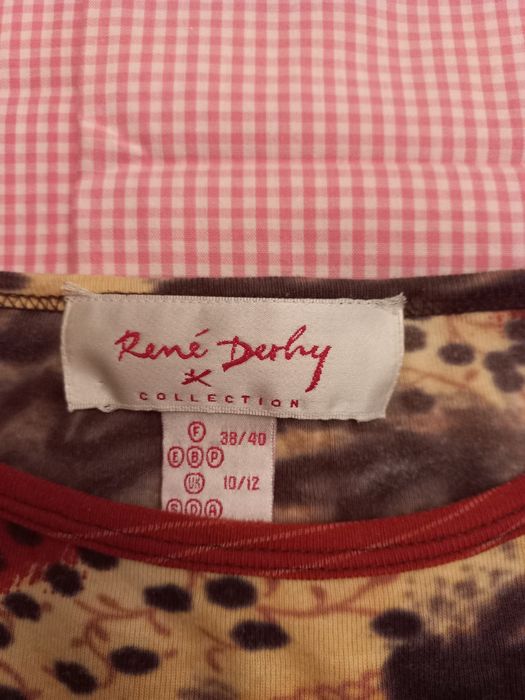 Túnica com lantejoulas e missangas