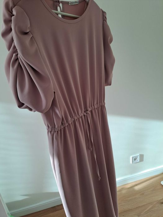 Elegancka sukienka pudrowy róż S Terrastylle