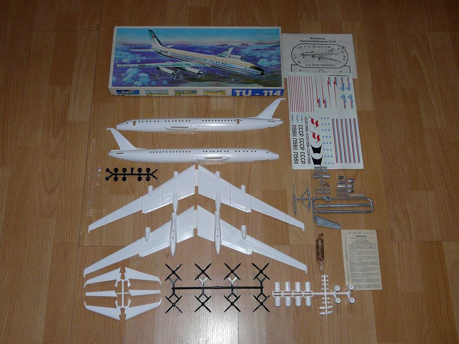 Model Samolotu Tu - 114 , 1:100 -Veb Plasticart Antyk!