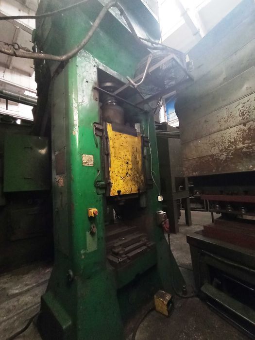 Prasa śrubowa Stankoimport F1734 A – 250 ton