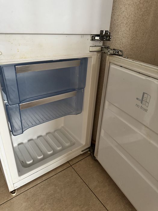 Холодильник вбудований Gorenje. На запчастини