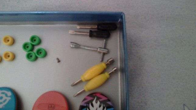 6 Tech Decks + Extras