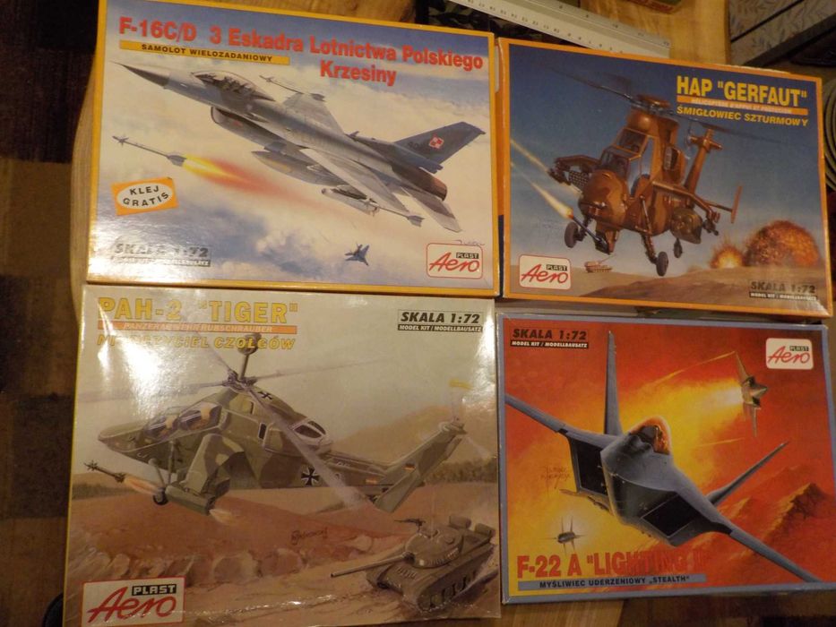 zestaw czterech modeli samolotów dla początkujących