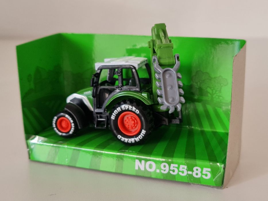 2 zabawkowe modele traktorów z akcesoriami