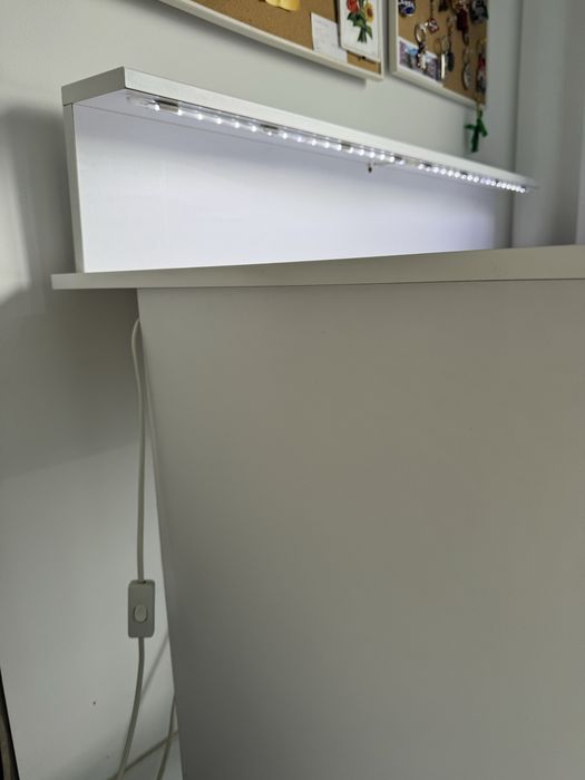 Secretaria de madeira branca