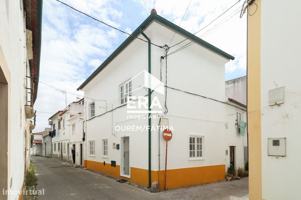 Moradia T4 em Torres Novas