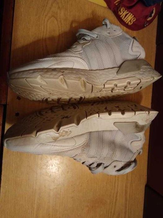 Женские кожаные кроссовки adidas