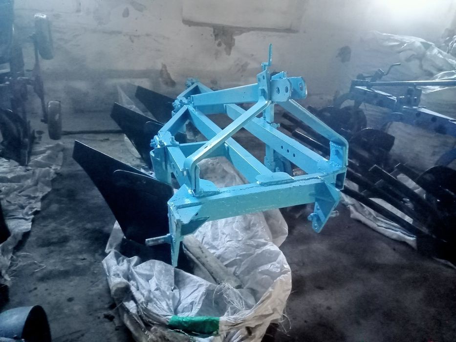 Плуг  3 корпусний