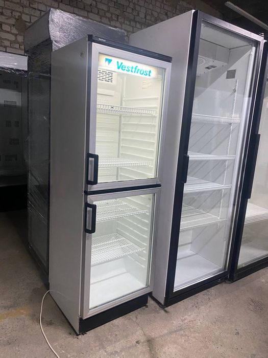 Узкий холодильник Холодильная витрина для напитков Кондитерская