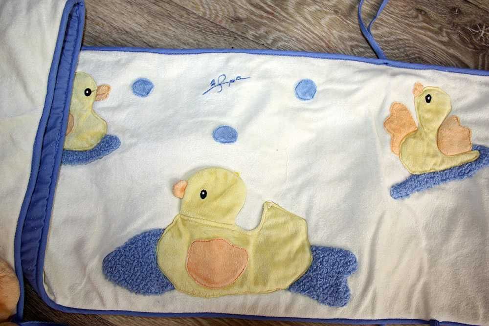 Захисний бампер, бортик в дитяче ліжечко