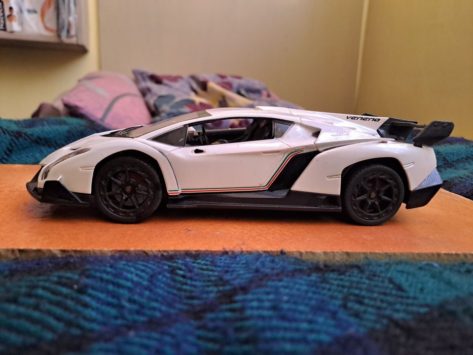 Model samochodu Lamboghini Veneto 1:24 Sucha Beskidzka • OLX.pl