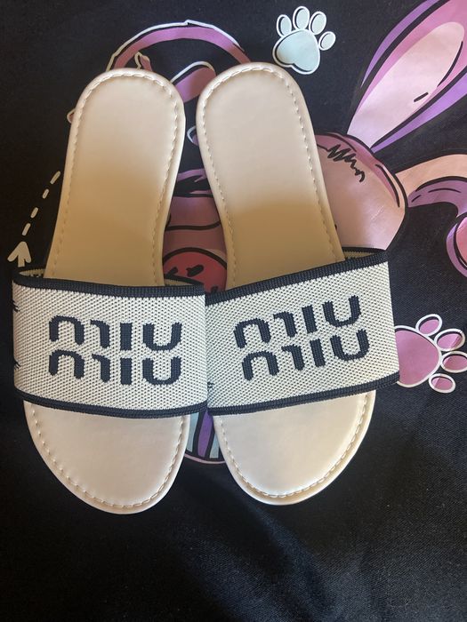 Продам нові шльопки